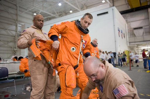 STS-129 Water Survival Training at the NBL