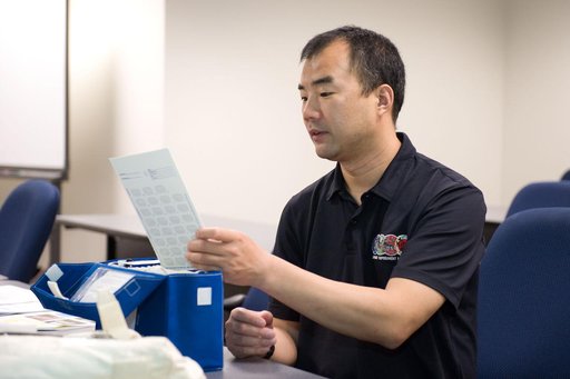 Expedition 21-22 Training: Bisphosphonates Ops with Soichi Noguchi