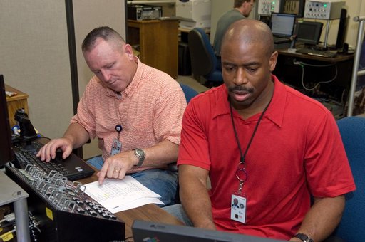 STS-129 crew training in the JSC VR lab during SSRMS refresher training.