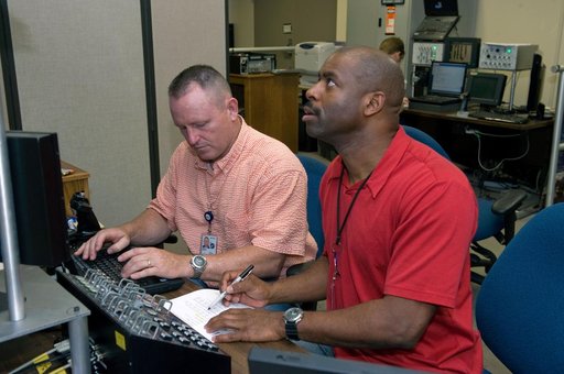 STS-129 crew training in the JSC VR lab during SSRMS refresher training.