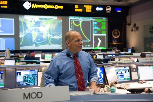 STS-125 Flight Controllers on Console During HST Grapple - Orbit 1. Flight Director: Tony Ceccacci