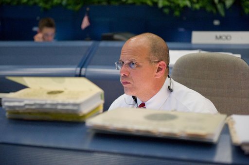 STS-125 Flight Controllers on Console - (Orbit Shift 1). Flight Director: Anthony Ceccacci
