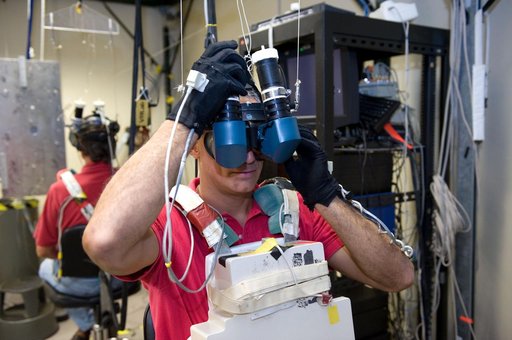 STS-128 Preflight Training, VR Lab
