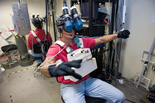 STS-128 Preflight Training, VR Lab