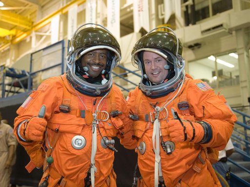 STS-129 Preflight Training. Suited payload egress training.