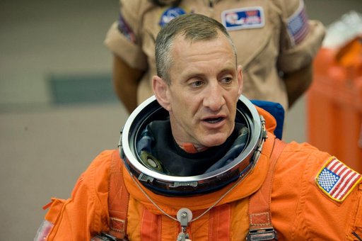 STS-129 Preflight Training. Suited payload egress training.