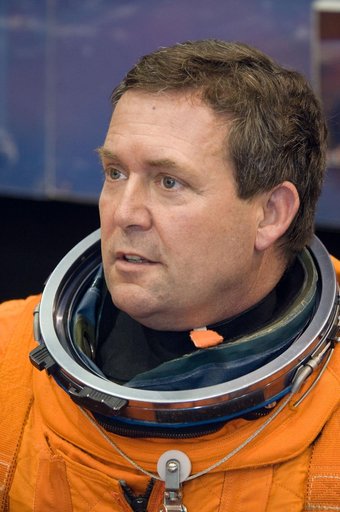 STS-129 Preflight Training. Suited payload egress training.