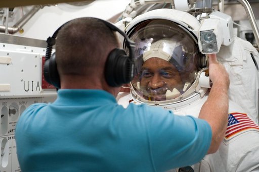 SSATA Crew Training and EMU Verification for STS-129 crew member Robert Satcher