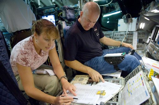 02704-STS-131-B5 Deorbit Prep_ 9-11-09