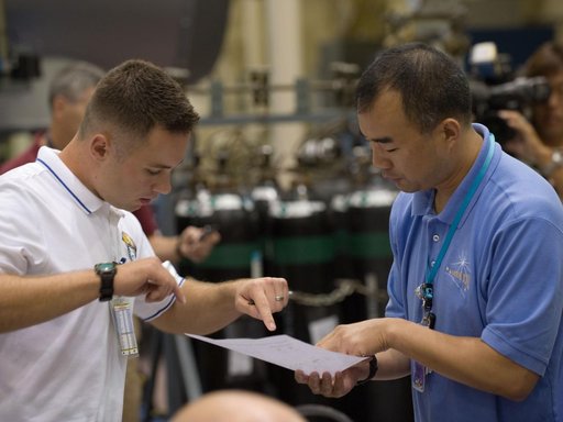 STS-131 & Expedition 22 crew during ISS/STS Emergency Scene Training