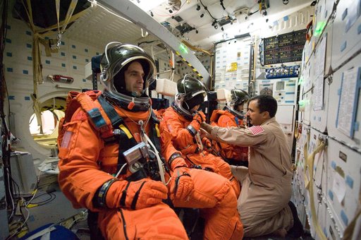 STS-131 suited payload egress training (FFT PLD EG 91019) with the STS-131 crew.