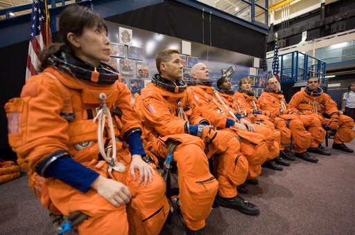 STS-131 suited payload egress training (FFT PLD EG 91019) with the STS-131 crew.