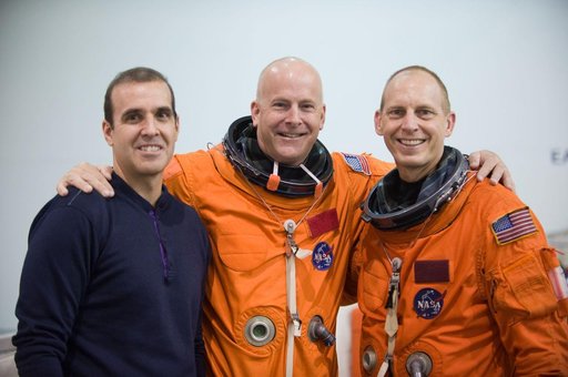 STS-131 Water Survival Training at NBL.