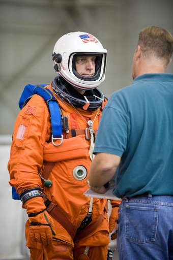 STS-131 Water Survival Training at NBL.