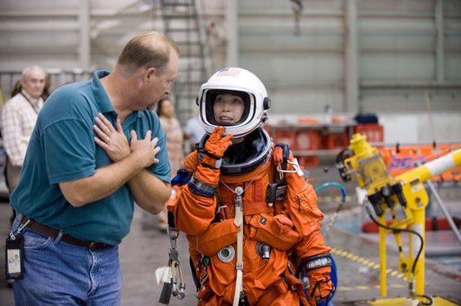 STS-131 Water Survival Training at NBL.