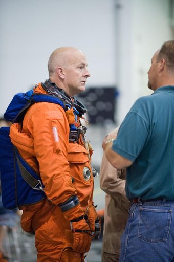 STS-131 Water Survival Training at NBL.