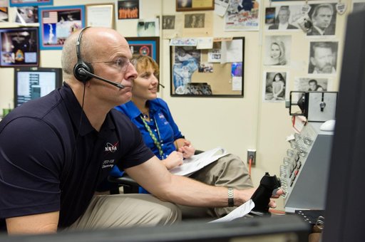 STS-131 crew during VR Lab MSS/EVAB SUPT3 Team 91016 training