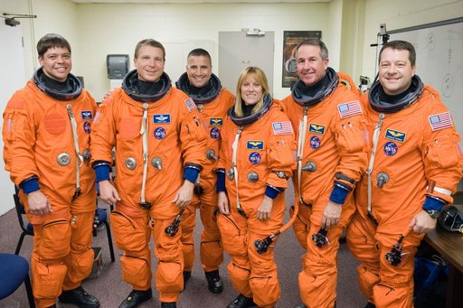 STS-130 crew with training teams & ASC/CAP/DES 91020 training in CCT-II