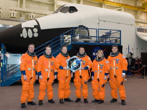 STS-130 crew with training teams & ASC/CAP/DES 91020 training in CCT-II