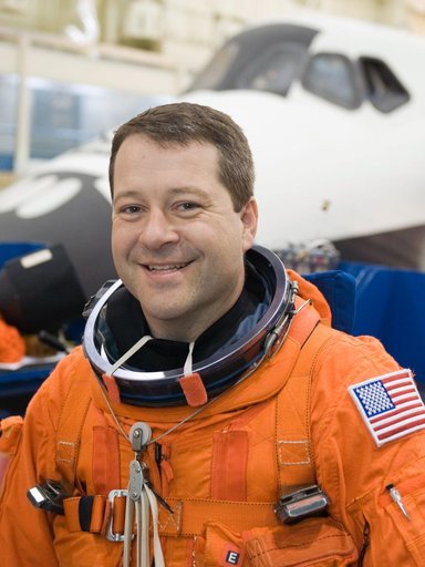 STS-130 crew with training teams & ASC/CAP/DES 91020 training in CCT-II