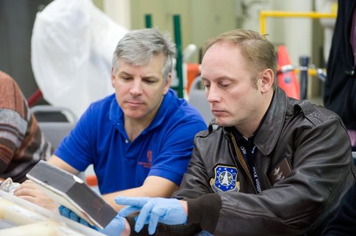 STS-134 crew during EVA TPS Overview training in the TPS/PABF