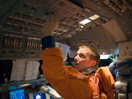 STS-130 crew during GNW PO INS OPS training in building 35