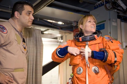 STS-130 crew during GNW PO INS OPS training in building 35