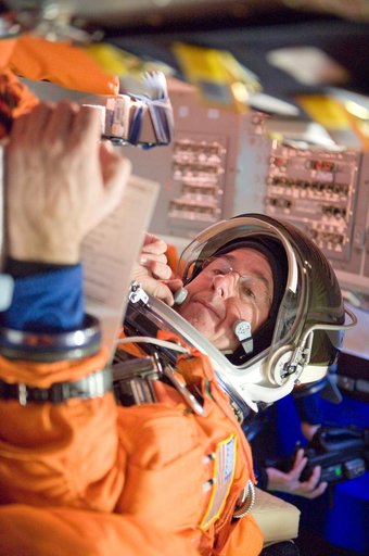 STS-130 crew during GNW PO INS OPS training in building 35