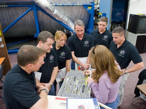 STS-130 crew during SSMTF COR/ASSY PROC training in building 9NW.
