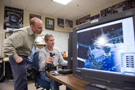 STS-132 crew during their MSS/SIMP EVA3 OPS 4 training