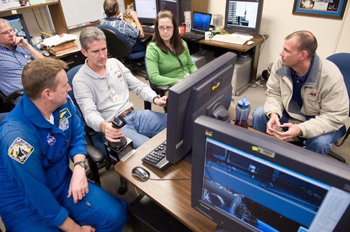 STS-132 crew during their MSS/SIMP EVA3 OPS 4 training