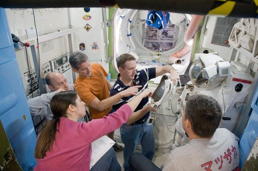 STS-132 crew members during ISS EVA P/P Exerc training