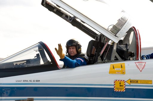 STS-131 crew preparing for their T-38 flight to KSC for TCDT