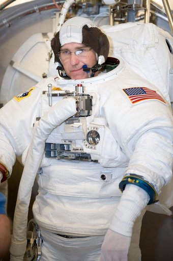 STB-SS-1910 / 08 / 07  STS-132 SSATA Crew Training - Crew Member Stephen Bowen