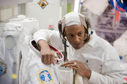 STS-133 crew during SSMTF ISS EVA P/P training