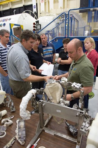 STS-132 crew during ISS TOOL Configuration with instructor Lisa Shore.