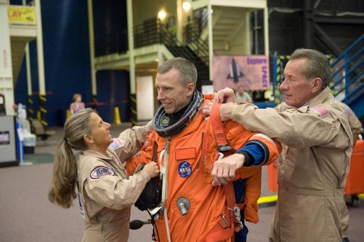 STS-134 post insertion/deorbit prep training in building 9NW's FFT mockup