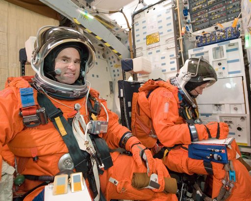 STS-134 post insertion/deorbit prep training in building 9NW's FFT mockup