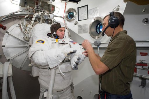 STB-SS-1912 - SSATA Crew Training for STS-134 Greg Chamitoff