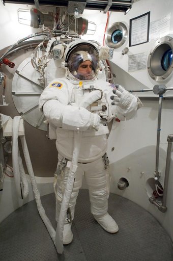 STB-SS-1912 - SSATA Crew Training for STS-134 Greg Chamitoff