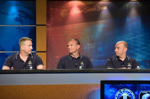 STS-132 press conference