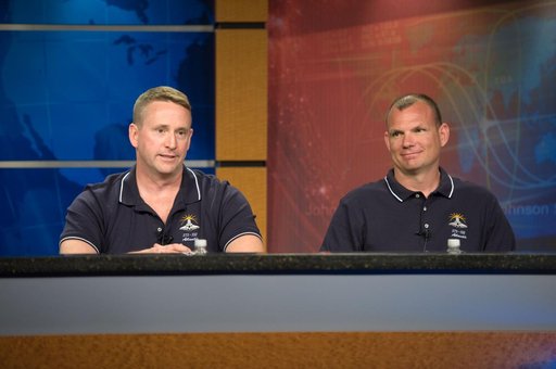 STS-132 press conference