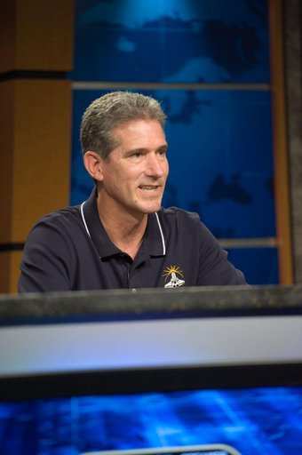 STS-132 press conference