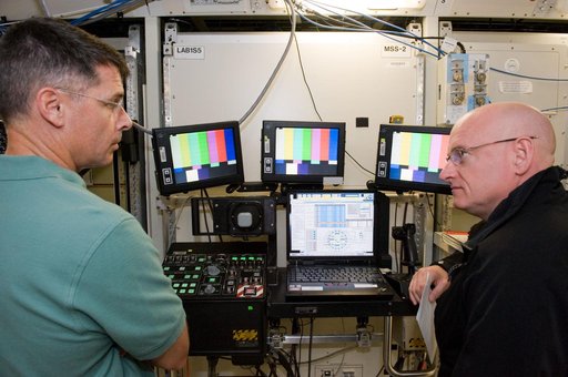 Exp. 25 crew's MECH/ROBO INSTALL training with Scott Kelly and Shane Kimbrough