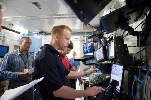 STS-133 crew during S2 CBM/ROBO INSTALL 31178 training