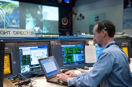 STS-132/ULF4 Flight Controllers on Console - Orbit 2