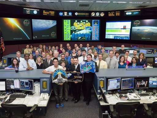 STS-132/ULF-4 Flight Control Team in FCR-1