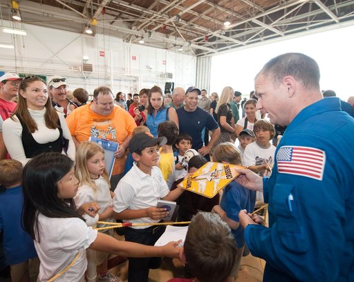 STS-132 crew return ceremony at Ellington Field - Hangar 276