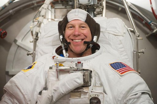 STB-SS-1913 - SSATA Crew Training for STS-133 (Timothy Kopra)