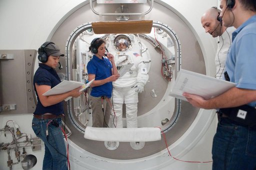STB-SS-1914 - SSATA Crew Training for STS-133 (B. A. Drew)